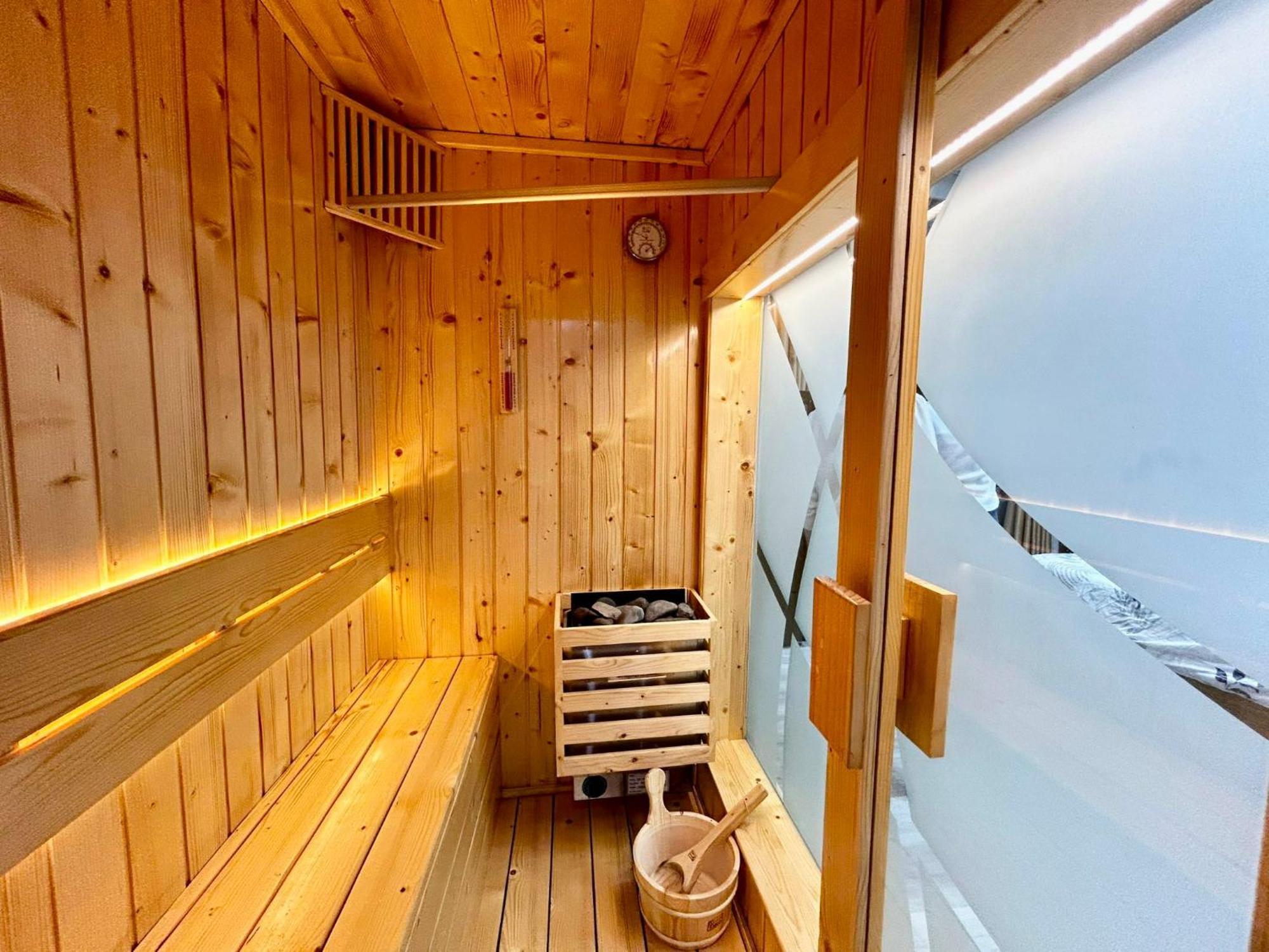 Khách sạn hẻo lánh Four P Home's - Luxury *